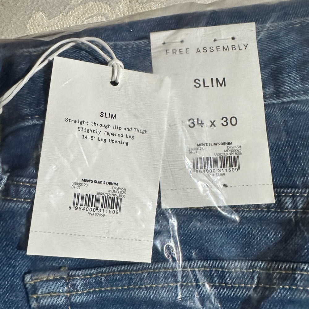 Free Assembly dark medium wash Slim Jean 34 x 30 paint splatter